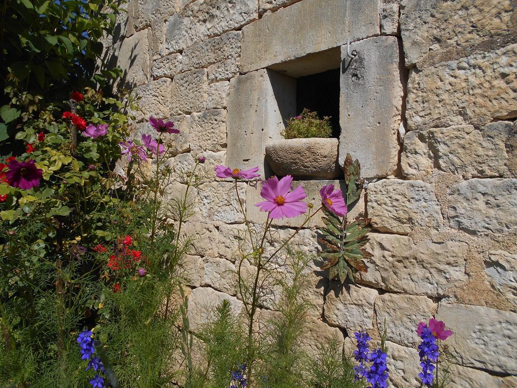Bastida De Beata Bed & Breakfast Noailles  Exterior photo