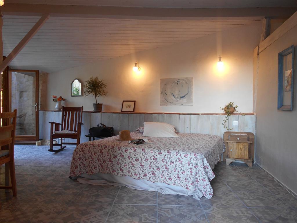 Bastida De Beata Bed & Breakfast Noailles  Exterior photo