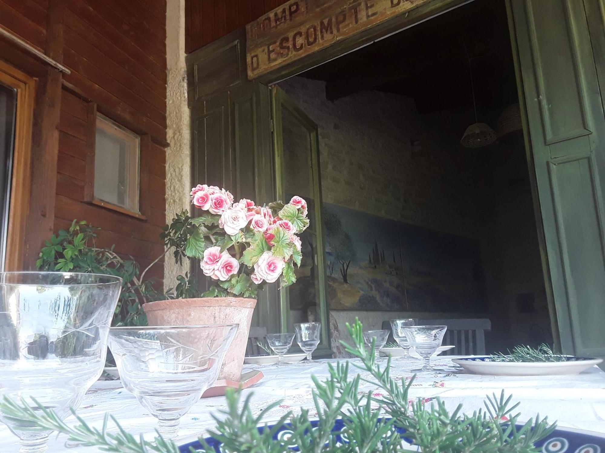 Bastida De Beata Bed & Breakfast Noailles  Exterior photo