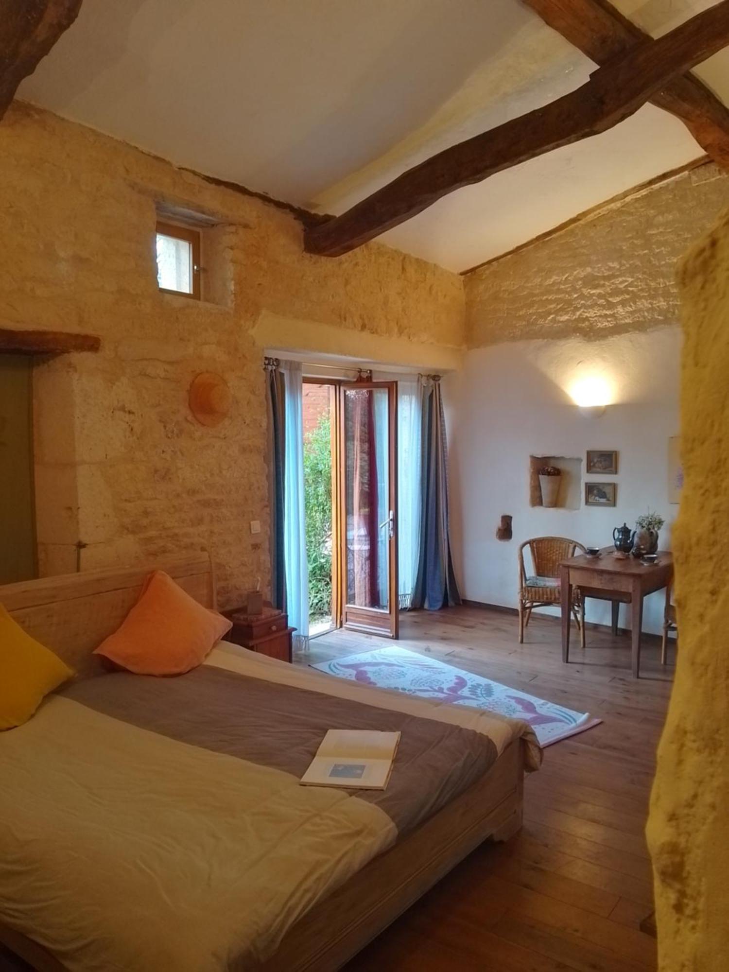 Bastida De Beata Bed & Breakfast Noailles  Exterior photo