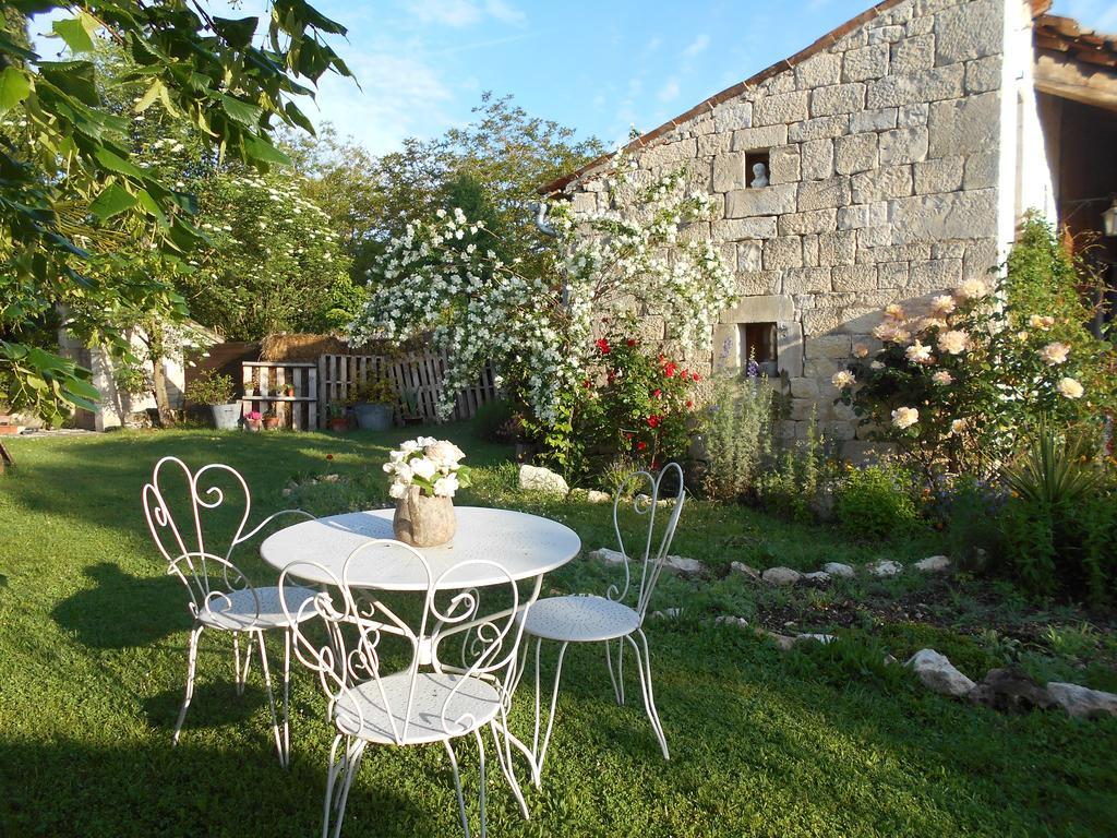 Bastida De Beata Bed & Breakfast Noailles  Exterior photo