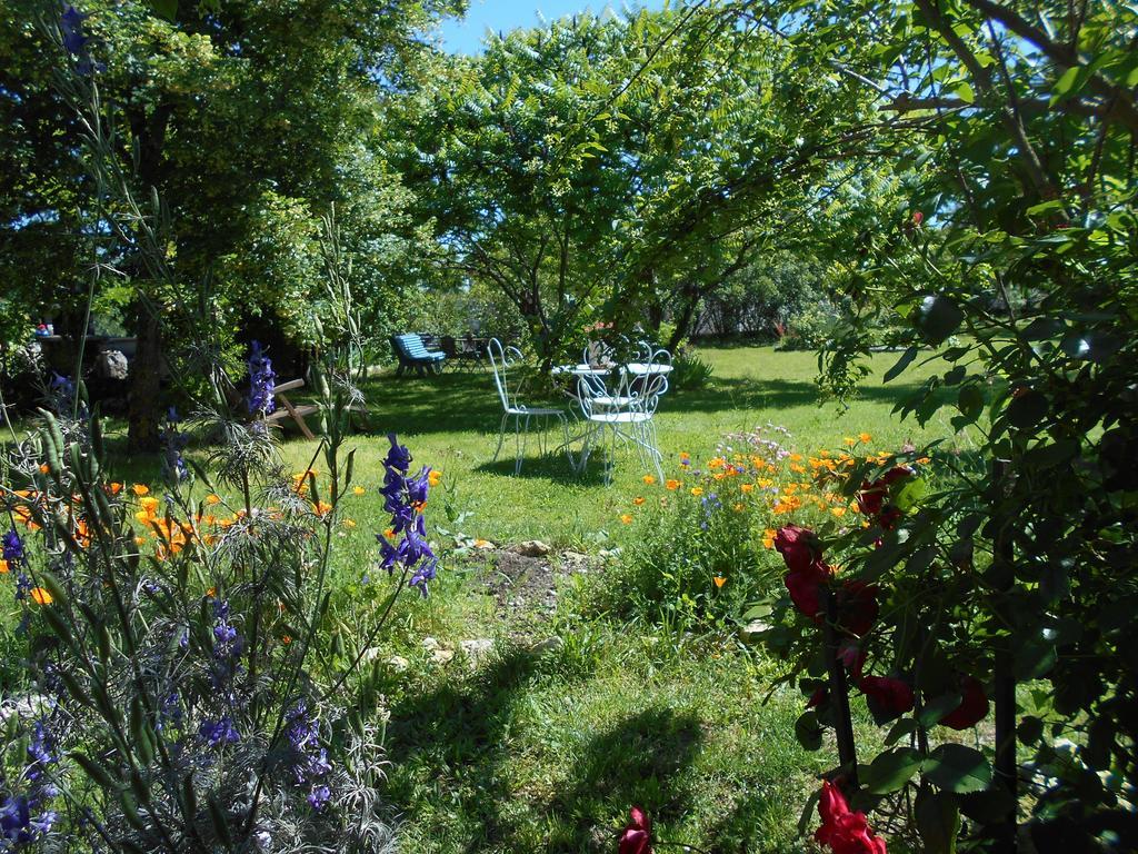 Bastida De Beata Bed & Breakfast Noailles  Exterior photo